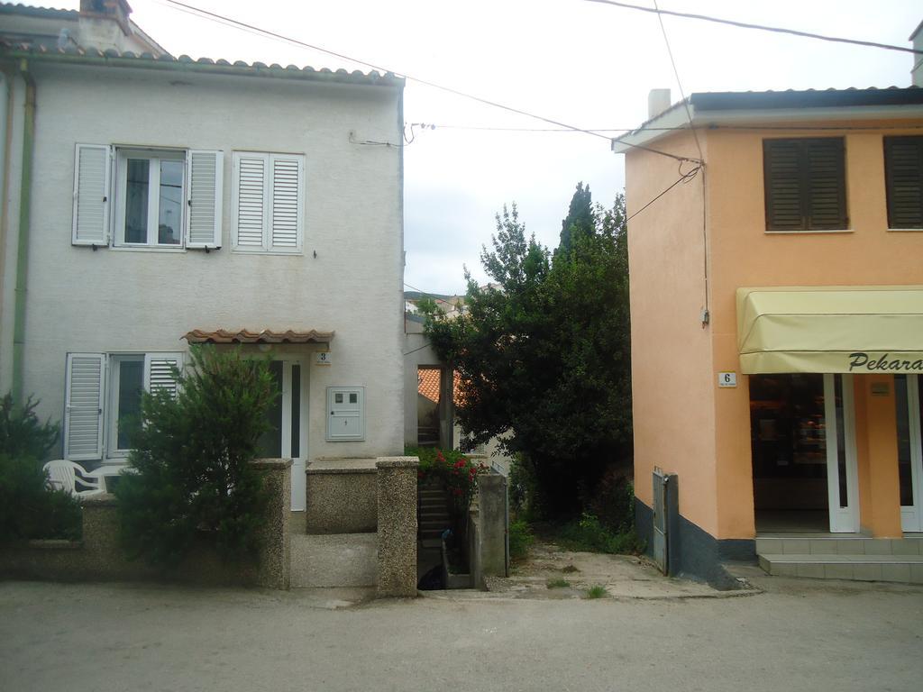 Apartment Filip Vrbnik Exterior photo