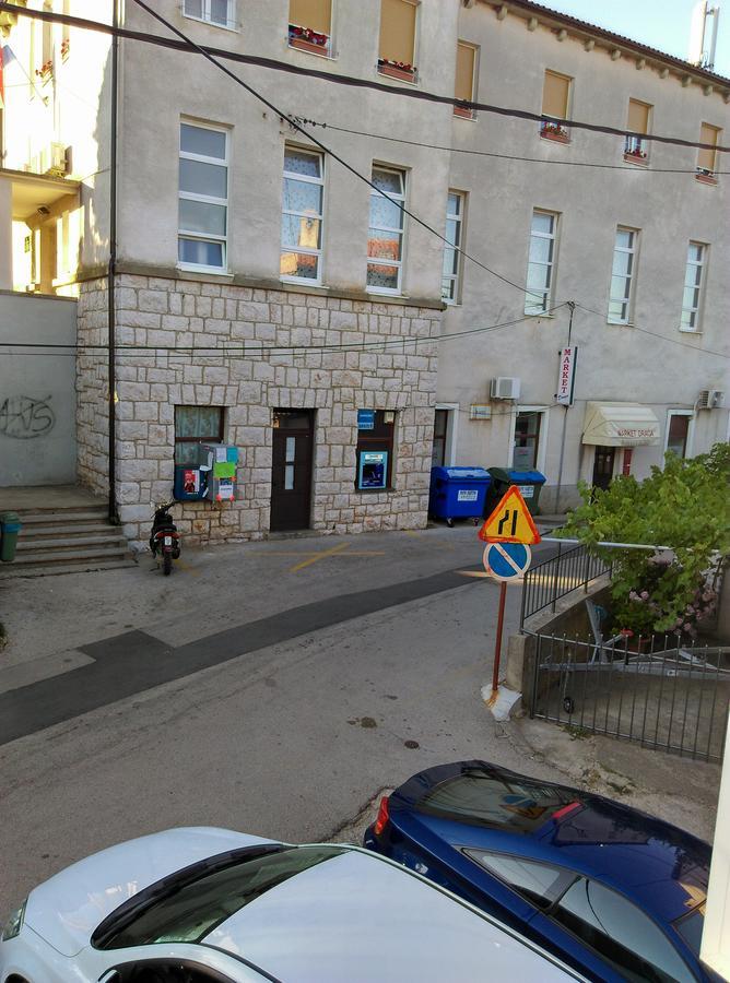 Apartment Filip Vrbnik Exterior photo